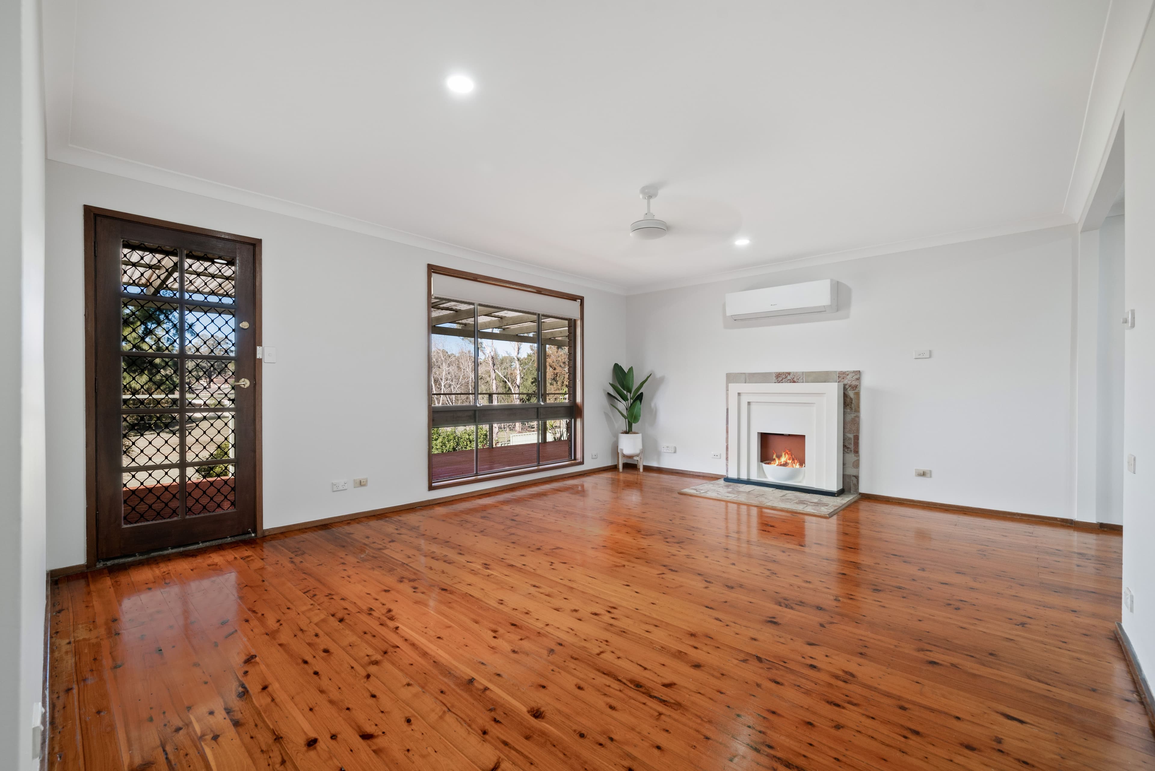 22 Chasselas Avenue, Eschol Park NSW 2558, Spring Farm - Thumbnail 5