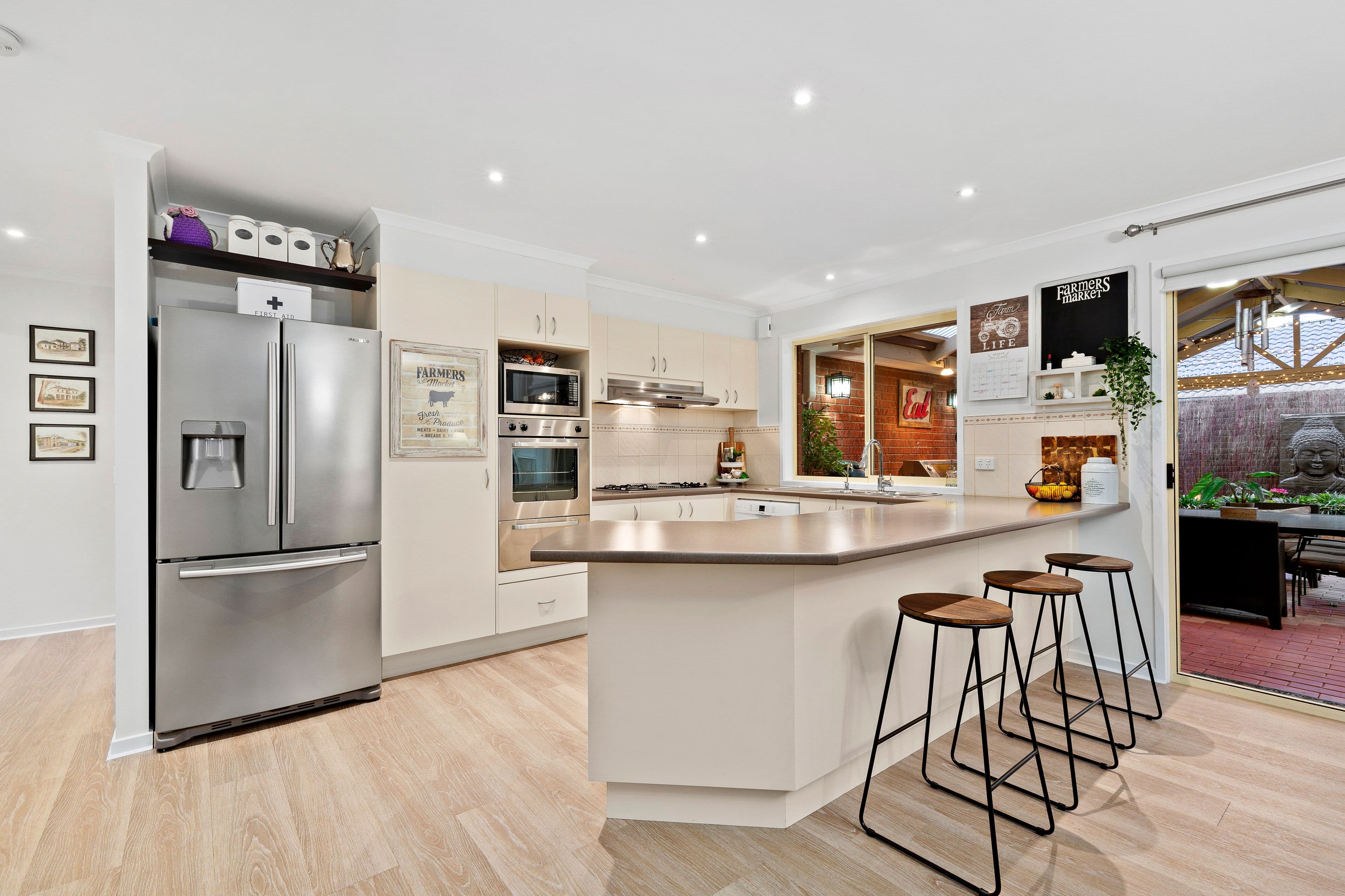 16 Jacaranda Way, Pakenham VIC 3810, Pakenham - Thumbnail 3