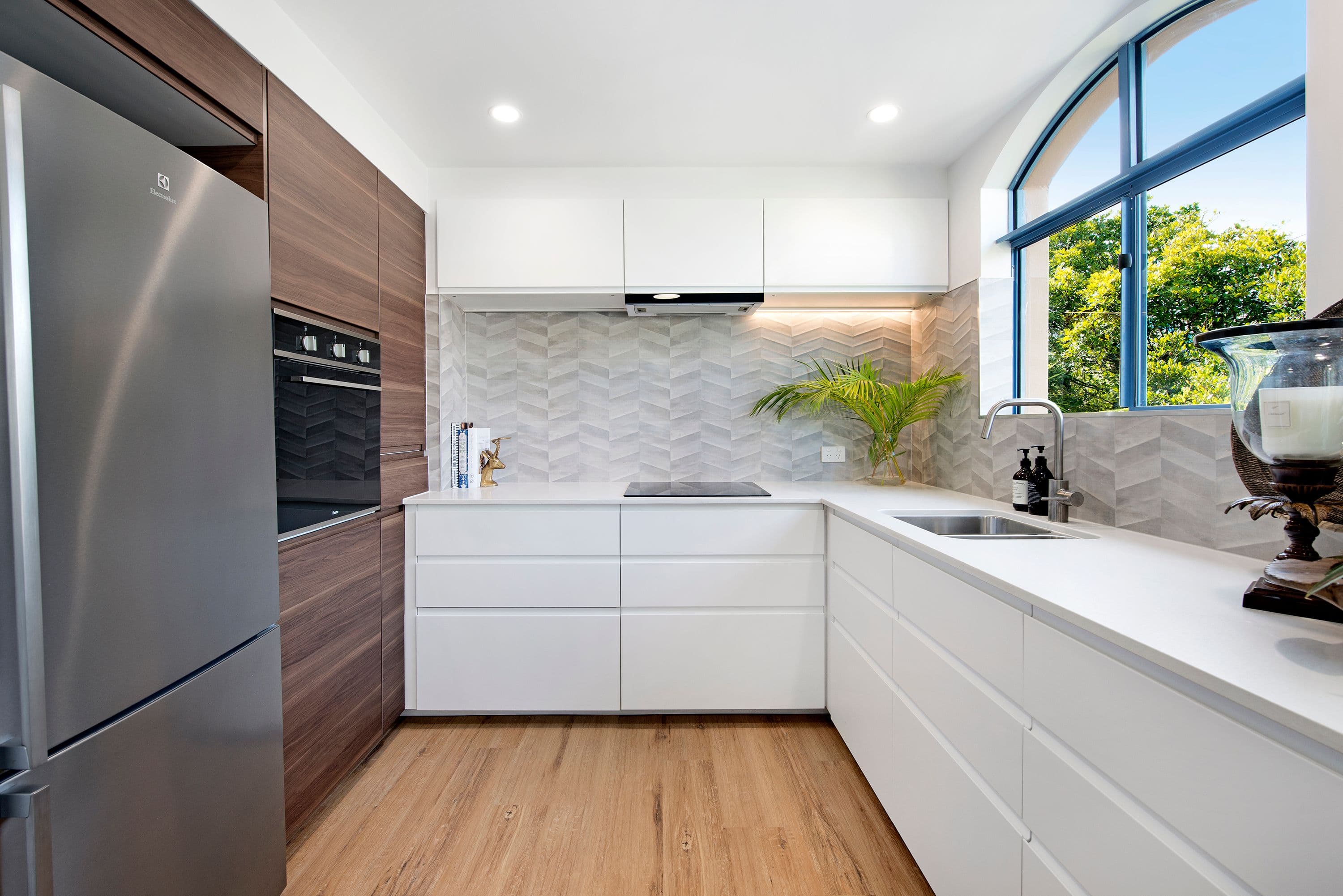 4-10 Monte Carlo Avenue, Broadbeach QLD 4218, Broadbeach - Thumbnail 2