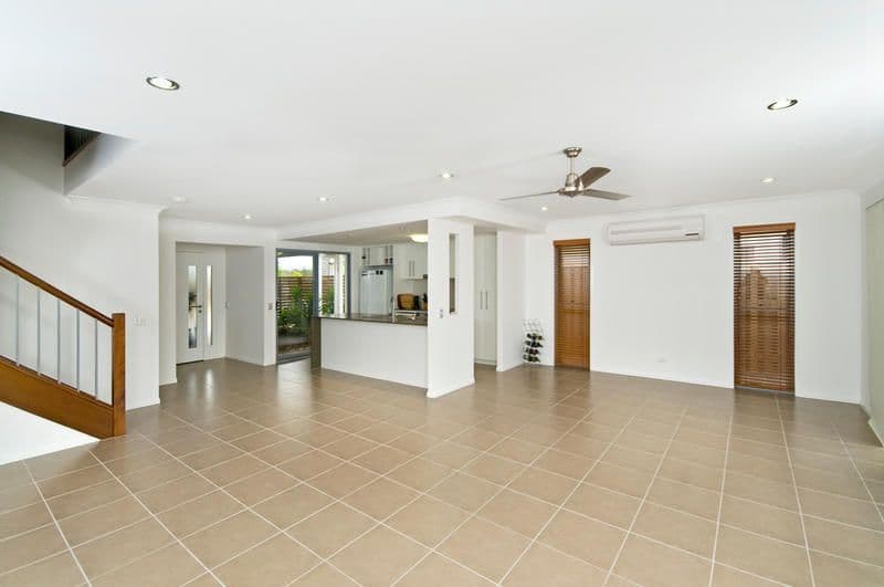 66 Venice Street, BURLEIGH WATERS QLD 4220, Burleigh Waters - Thumbnail 2