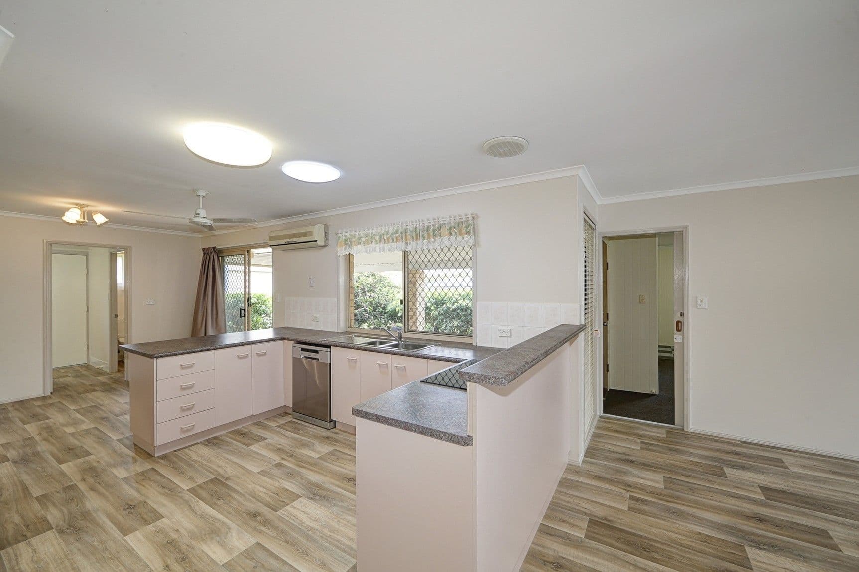 22 Glen Appin Drive, Avoca QLD 4670, Avoca - Thumbnail 3