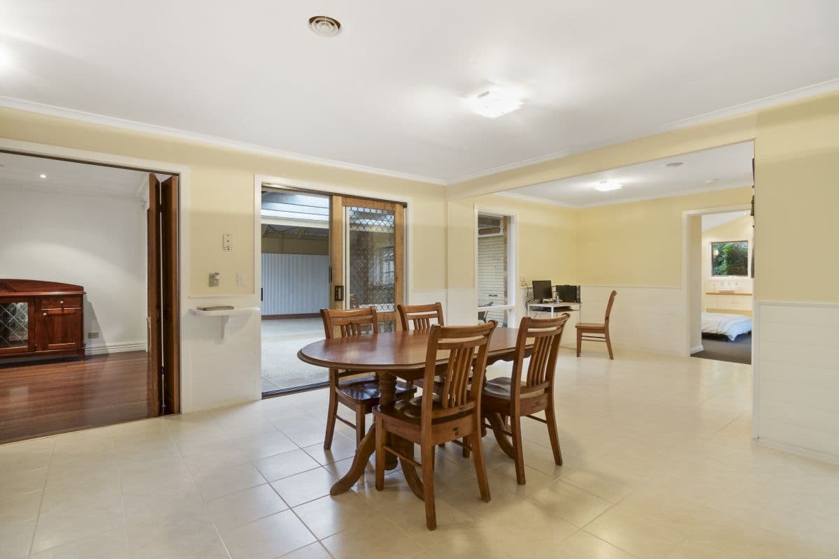 12 Whitehall Crescent, Werribee VIC 3030, Werribee - Thumbnail 7
