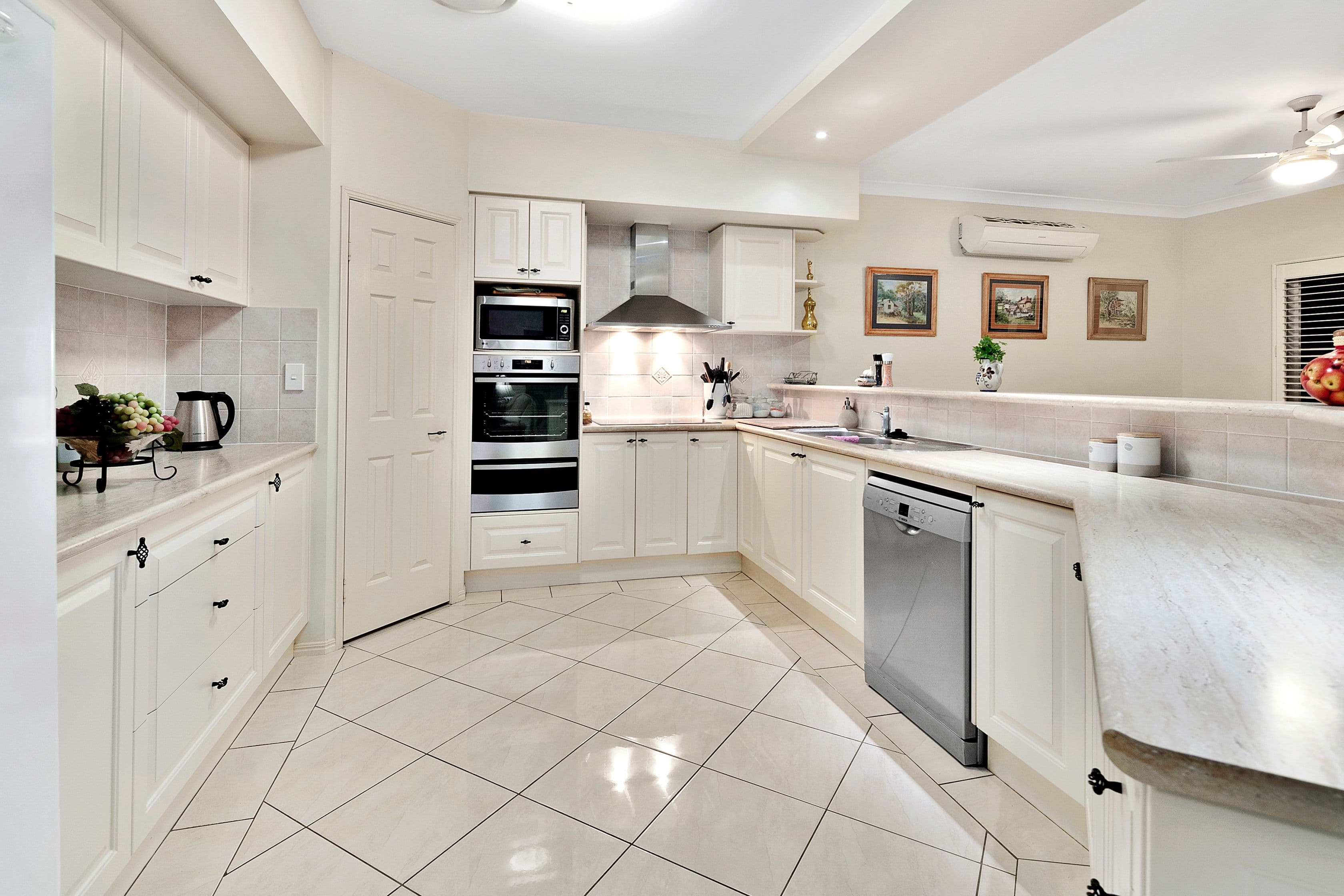 17 Helena Street, Wellington Point QLD 4160, Wellington Point - Thumbnail 3