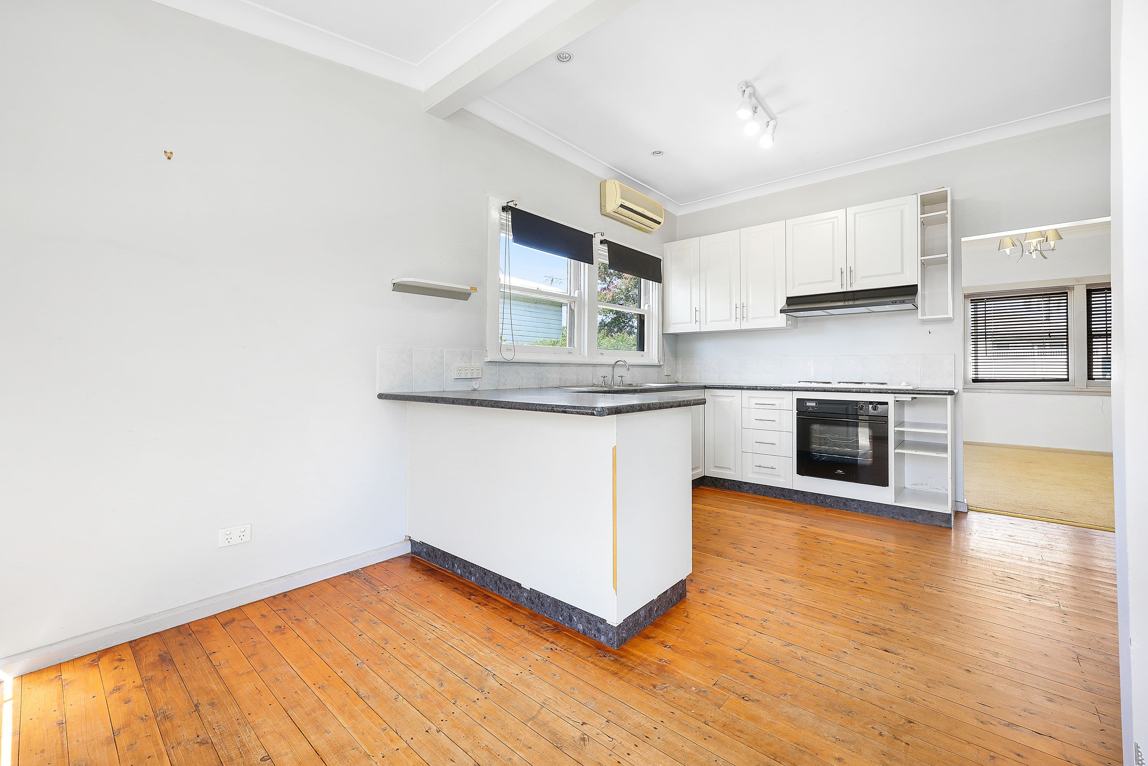 13 Hilton Street, Tamworth NSW 2340, South Tamworth - Thumbnail 4