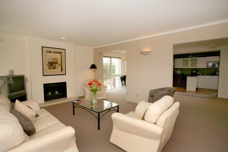 10 Chivalry Avenue, GLEN WAVERLEY VIC 3150, Glen Waverley - Thumbnail 2