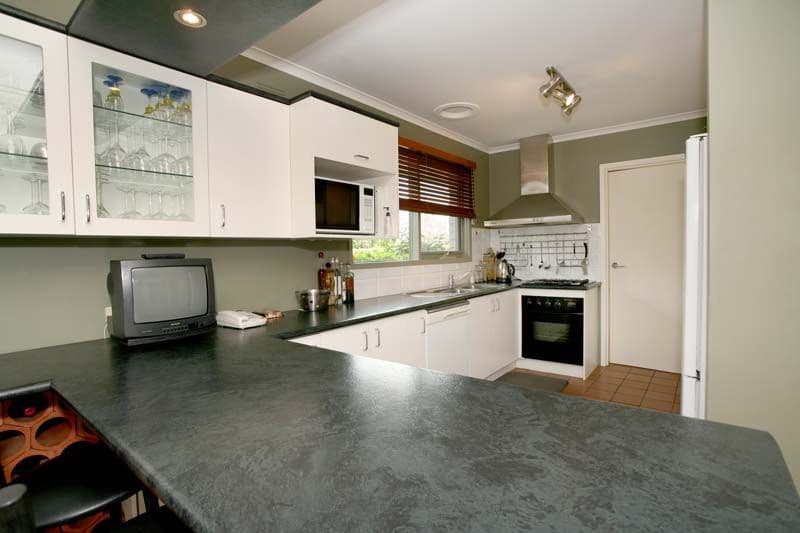 10 Chivalry Avenue, GLEN WAVERLEY VIC 3150, Glen Waverley - Thumbnail 3