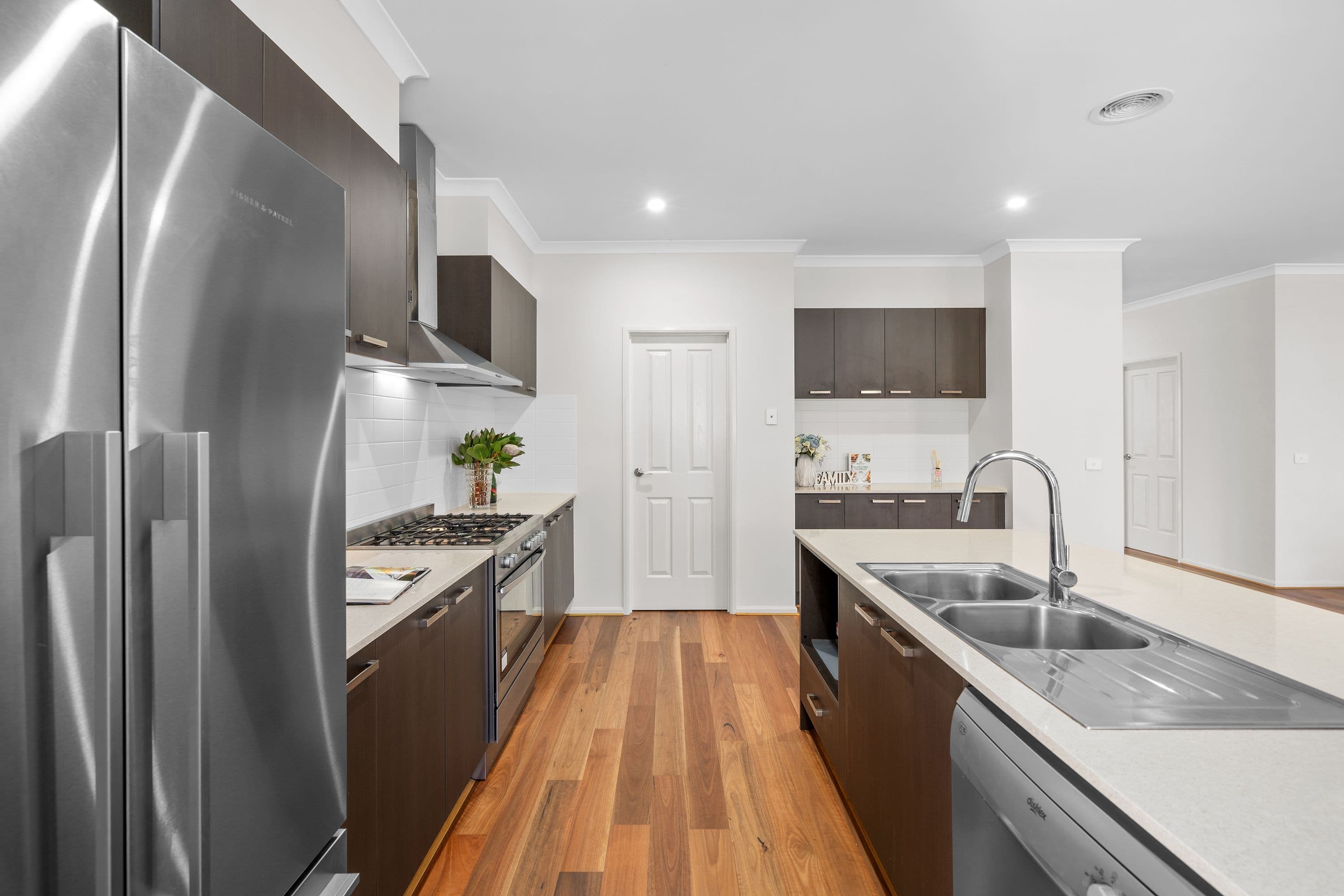 80 Harcrest Boulevard, Wantirna South VIC 3152, Wantirna South - Thumbnail 5