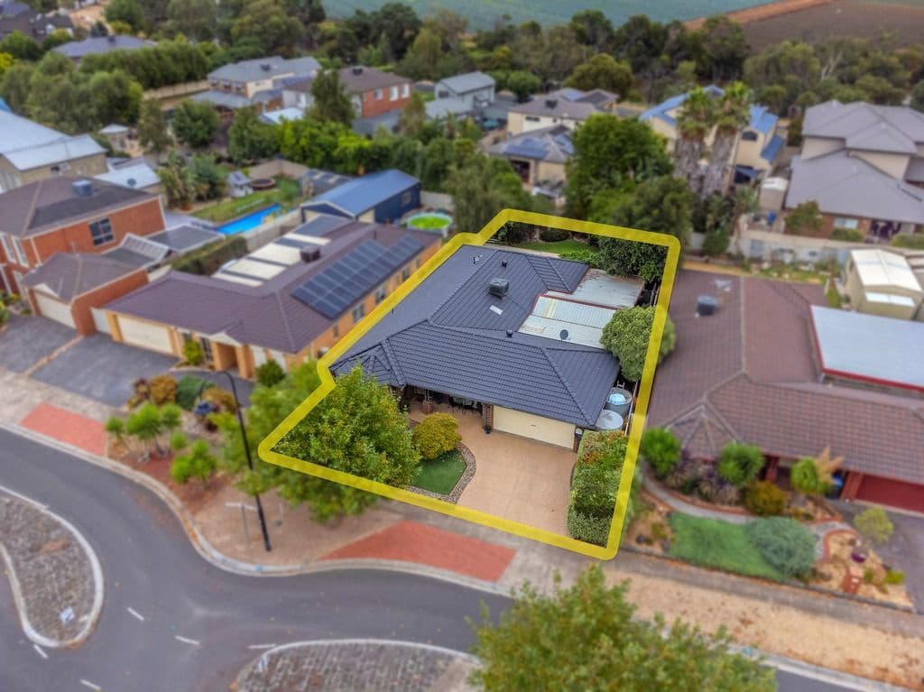 29 River Run Drive, Werribee VIC 3030, Werribee - Thumbnail 2