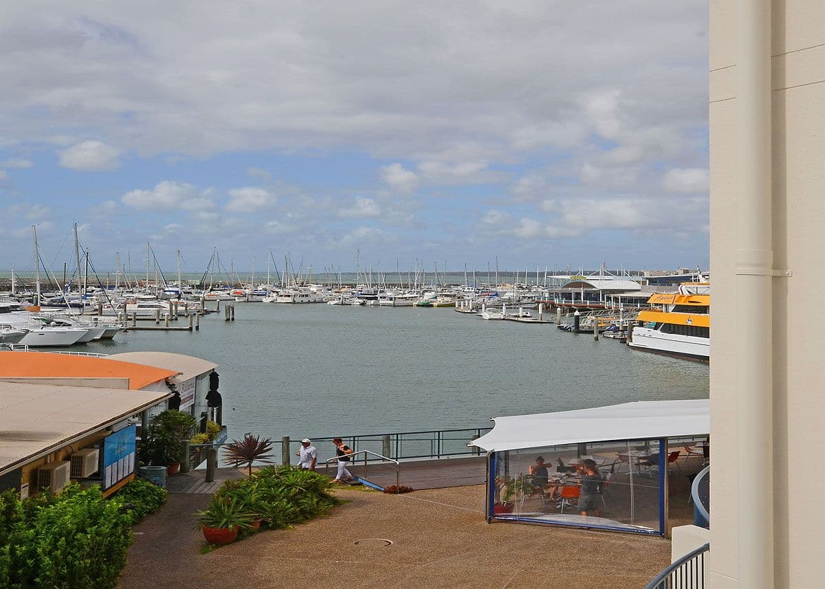 Unit 301 Mantra Resort, Buccaneer Drive, Urangan QLD 4655, Urangan - Thumbnail 3