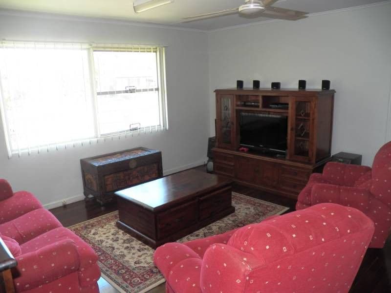 22 McCray Street, BARNEY POINT QLD 4680, Barney Point - Thumbnail 3