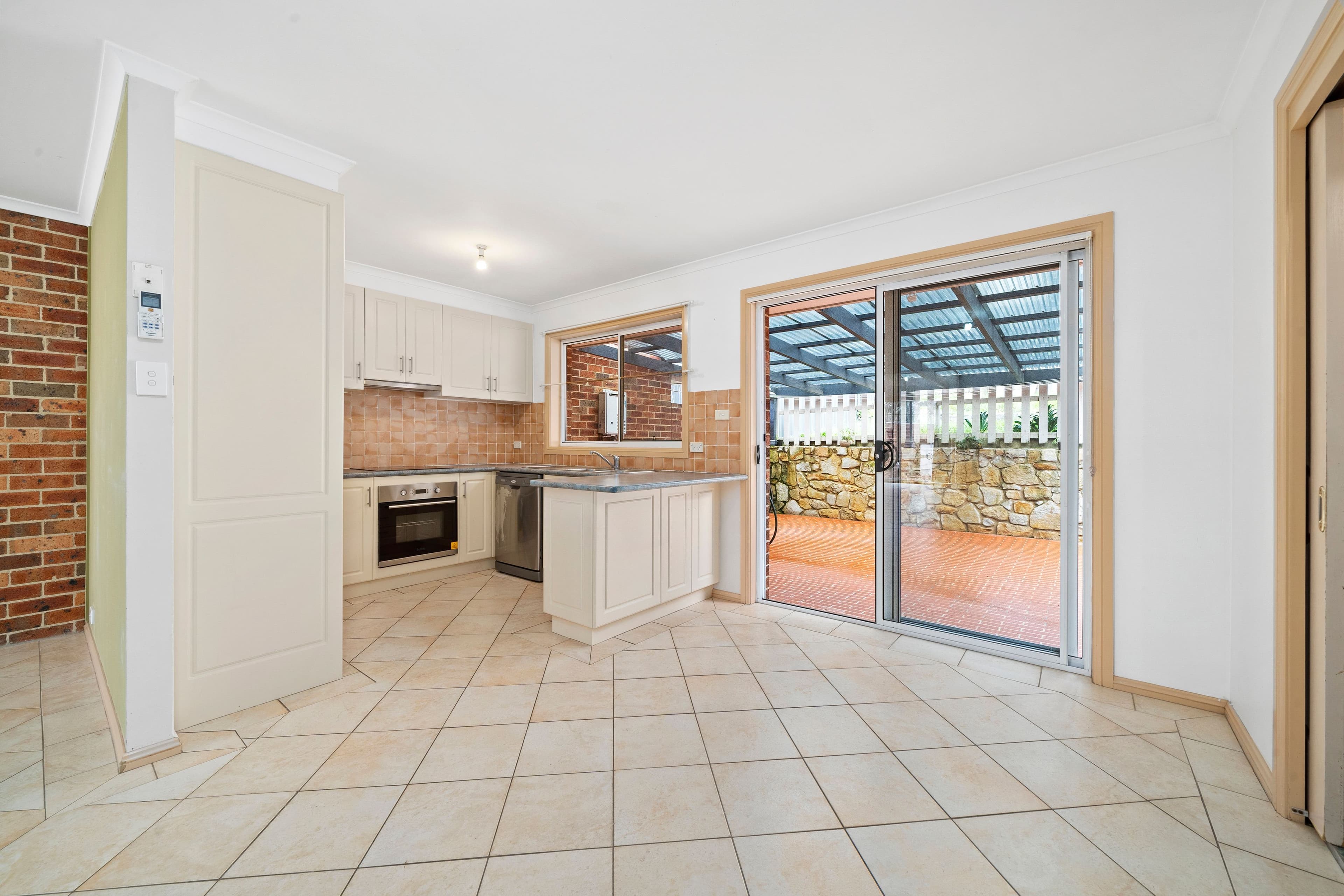 9 Telopea Place, Queanbeyan West NSW 2620, Queanbeyan West - Thumbnail 3