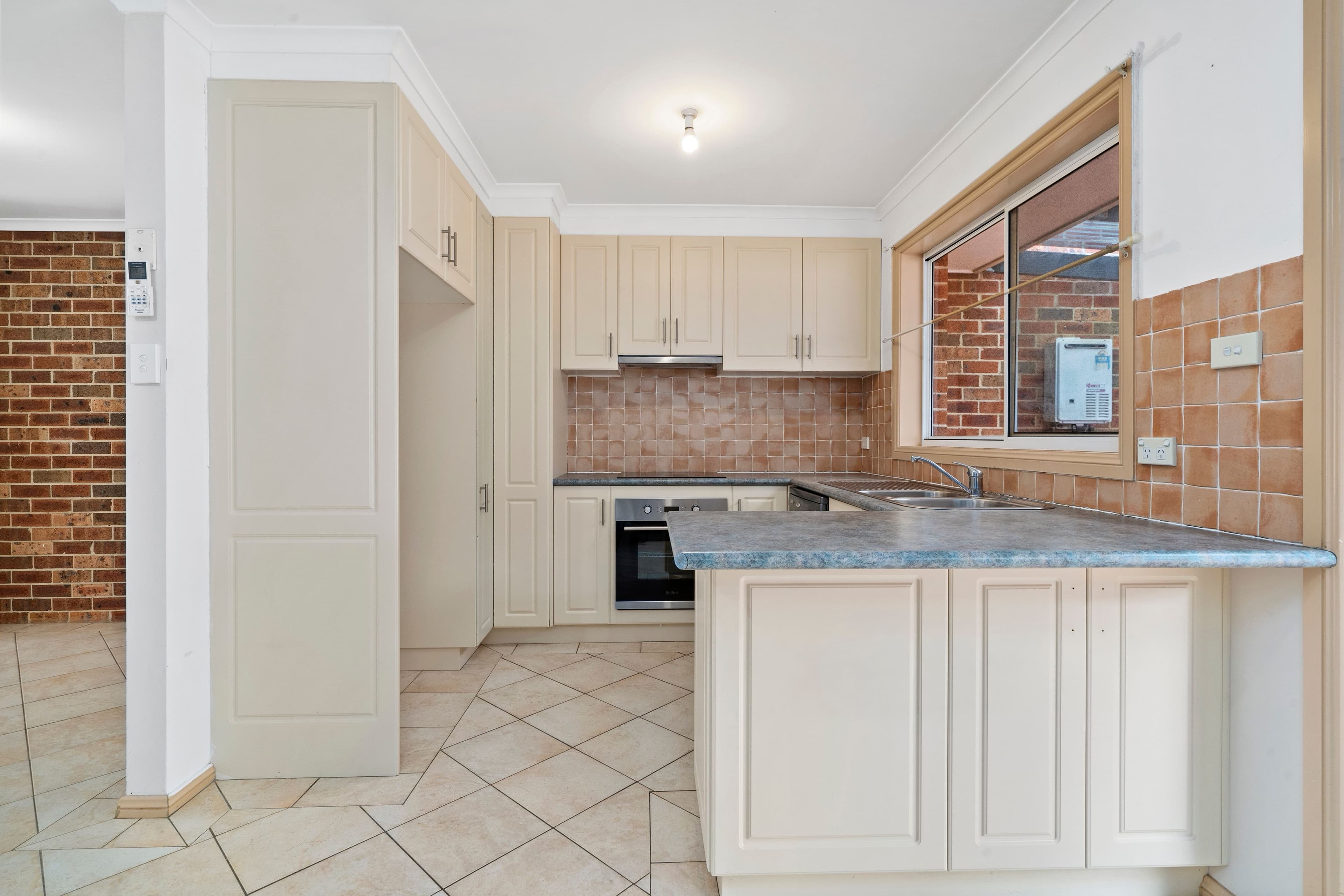 9 Telopea Place, Queanbeyan West NSW 2620, Queanbeyan West - Thumbnail 5
