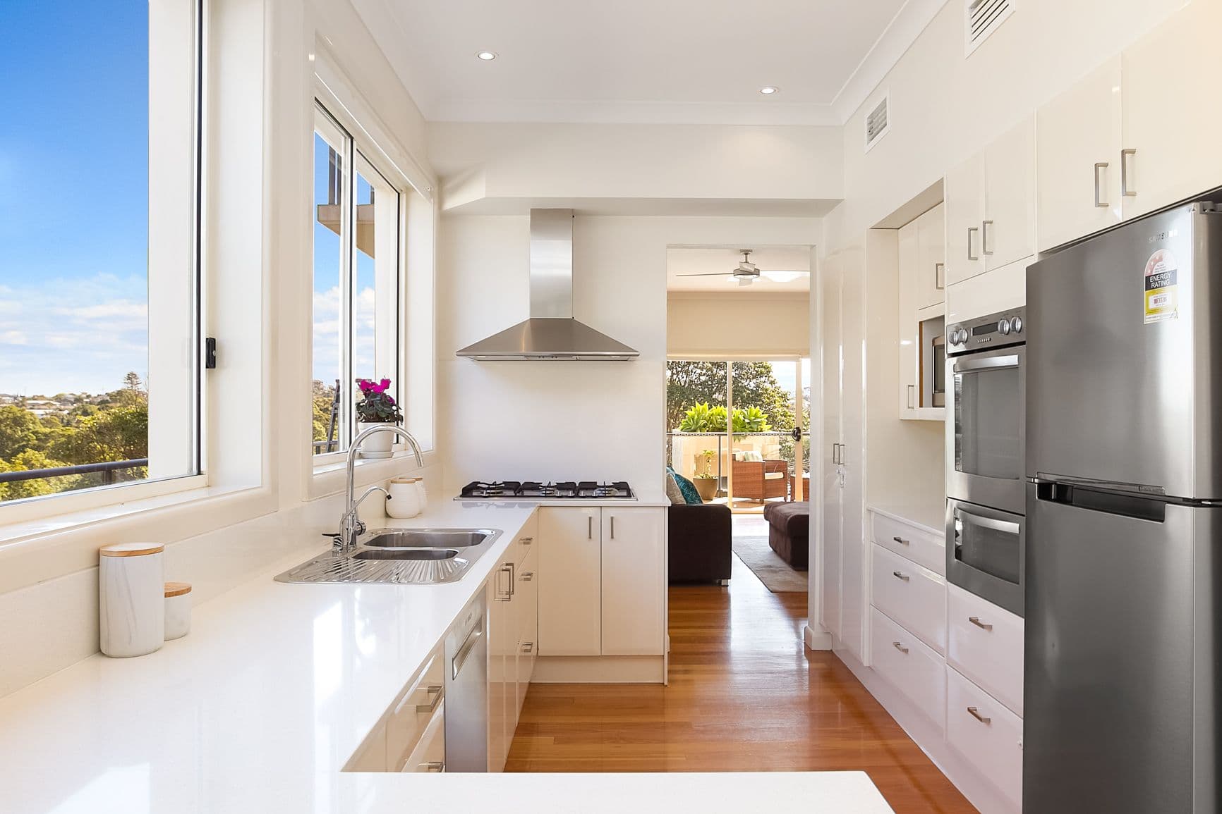 9 Foam Street, Freshwater - Image 1