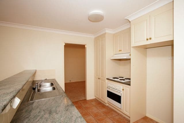 9 Kaldari Crescent, GLENFIELD PARK NSW 2650, Glenfield Park - Thumbnail 3
