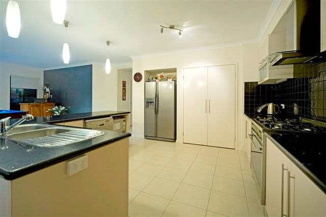 37 Angourie Crescent, PACIFIC PINES QLD 4211, Pacific Pines - Thumbnail 8