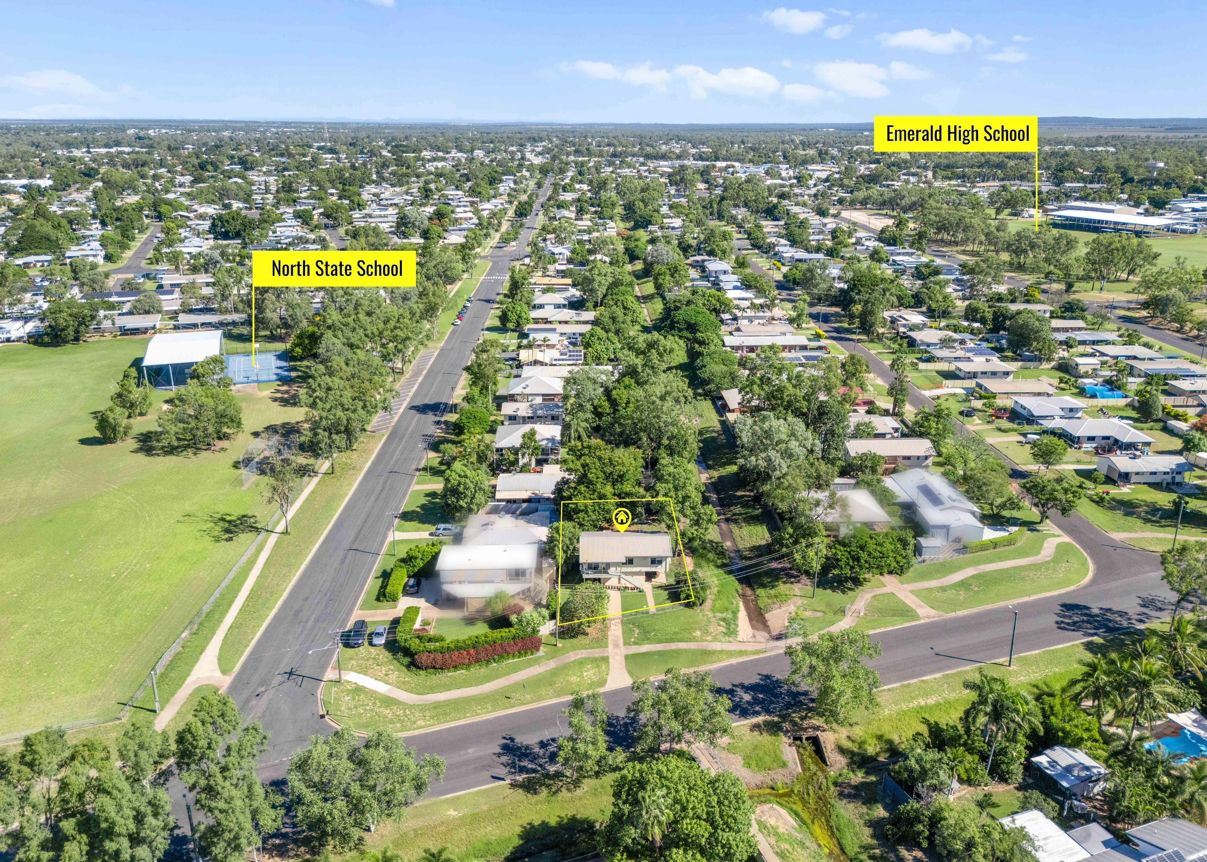 10 Loch Street, Emerald QLD 4720, Emerald - Thumbnail 2