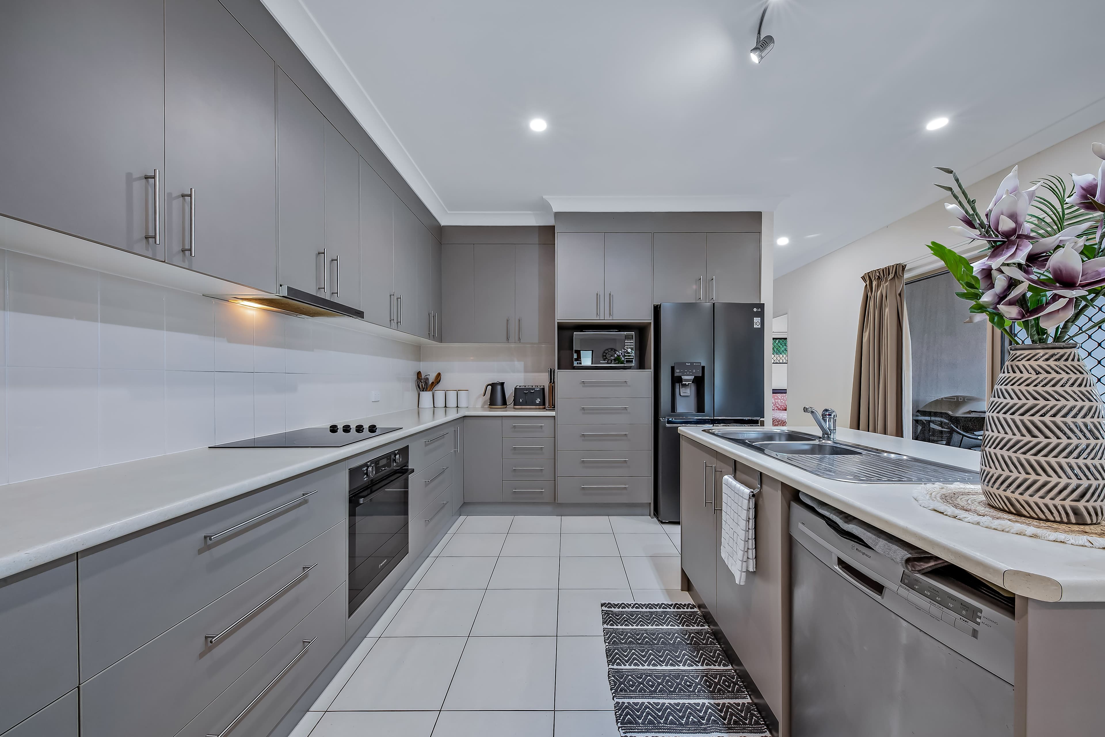 33 Valley Drive, Cannonvale QLD 4802, Cannonvale - Thumbnail 3