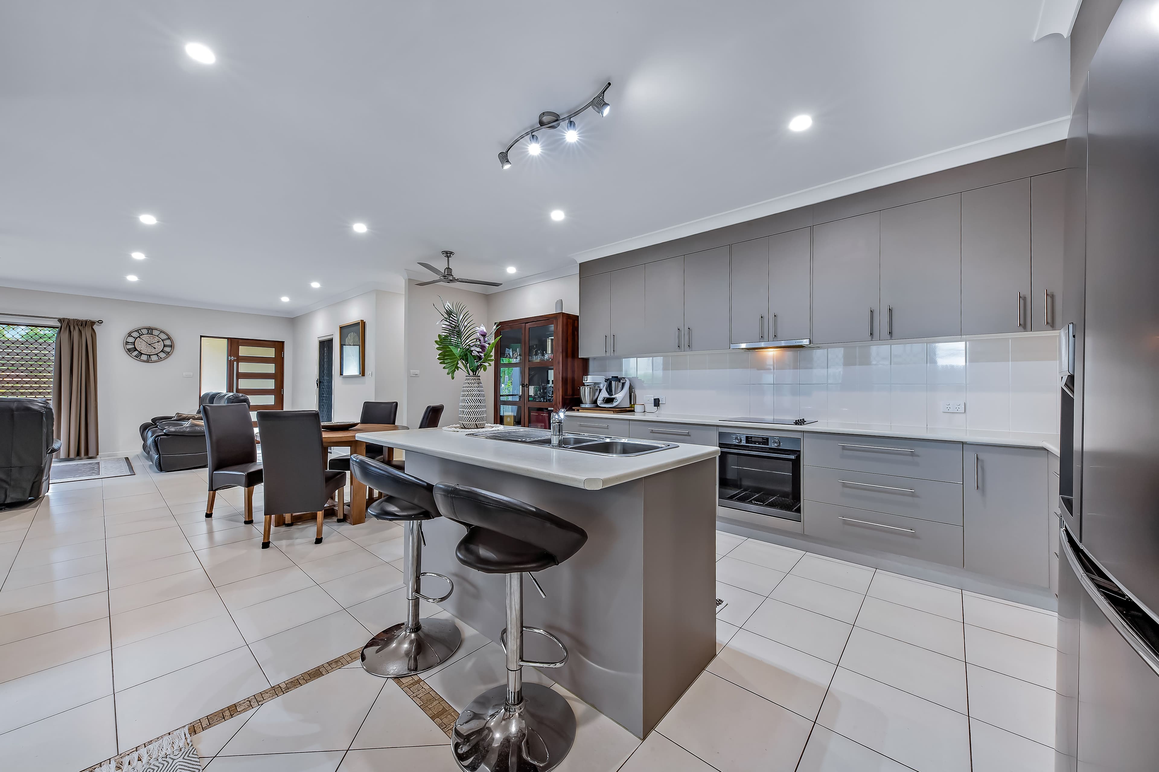 33 Valley Drive, Cannonvale QLD 4802, Cannonvale - Thumbnail 4