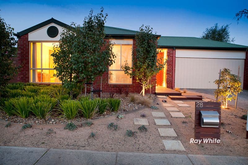 28 Lexton Drive, LANGWARRIN VIC 3910, Langwarrin - Thumbnail 2