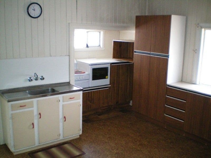 98 Maryborough Street, WALKERVALE QLD 4670, Walkervale - Thumbnail 4