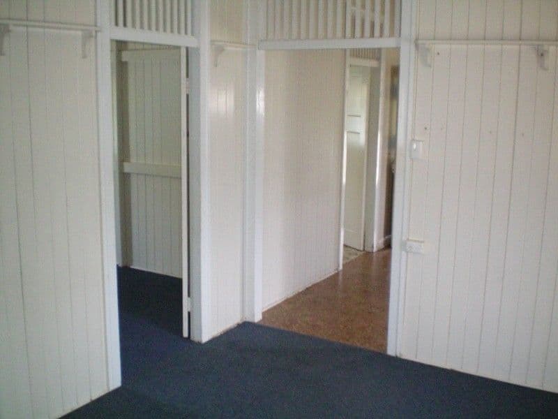 98 Maryborough Street, WALKERVALE QLD 4670, Walkervale - Thumbnail 5