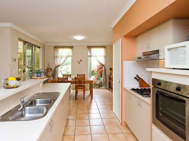 33 Valheru Avenue, ROCKINGHAM WA 6168, Rockingham - Thumbnail 5