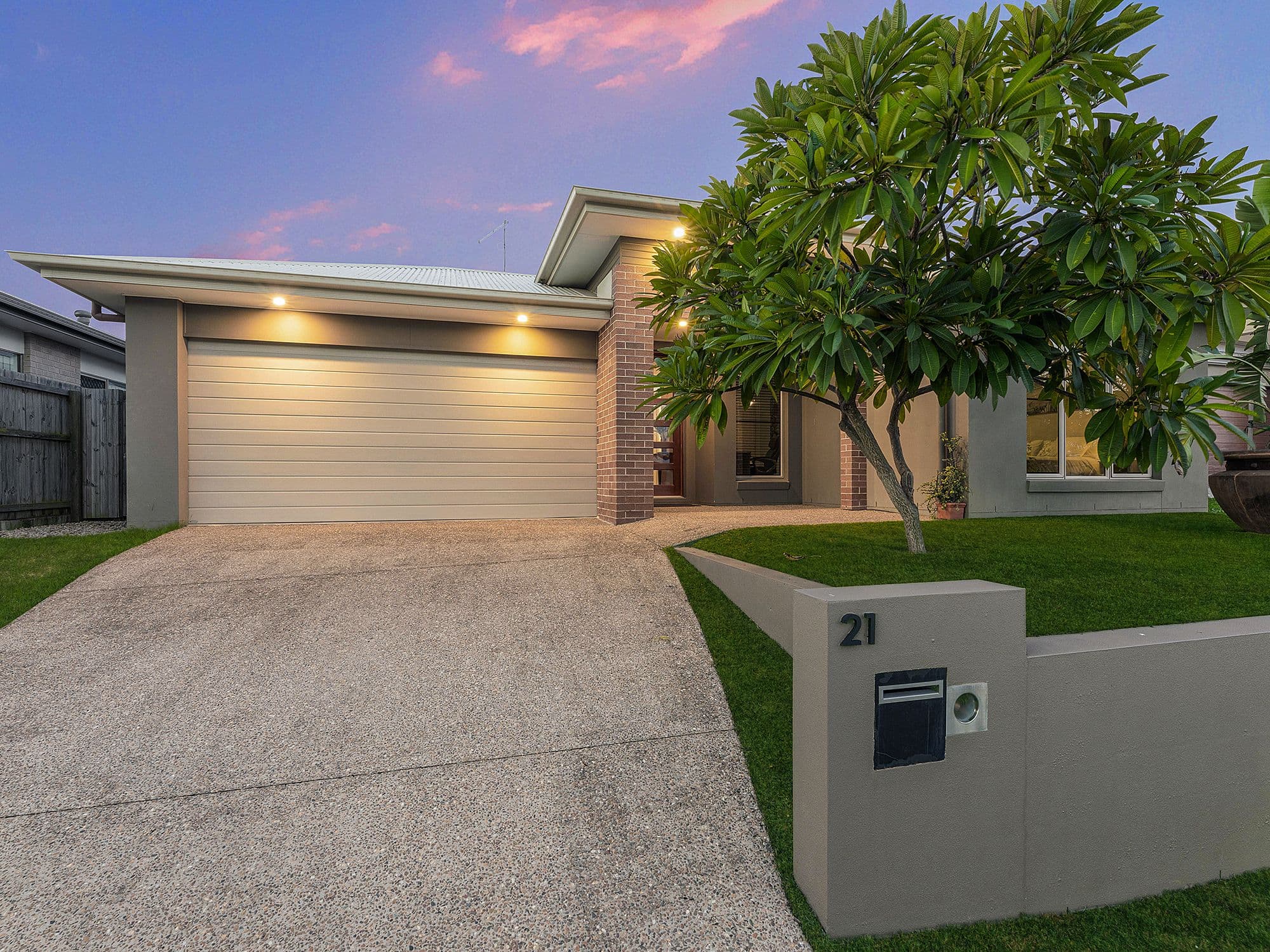 21 Danbulla Street, South Ripley QLD 4306, South Ripley - Thumbnail 2