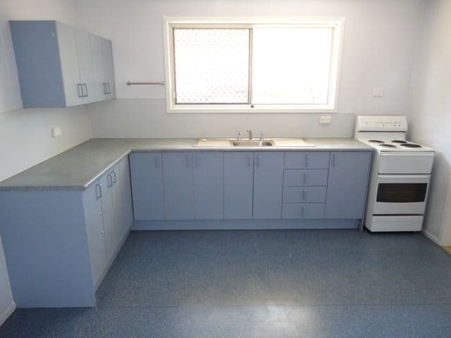 45 Stubbin Street, BUNDAMBA QLD 4304, Bundamba - Thumbnail 4