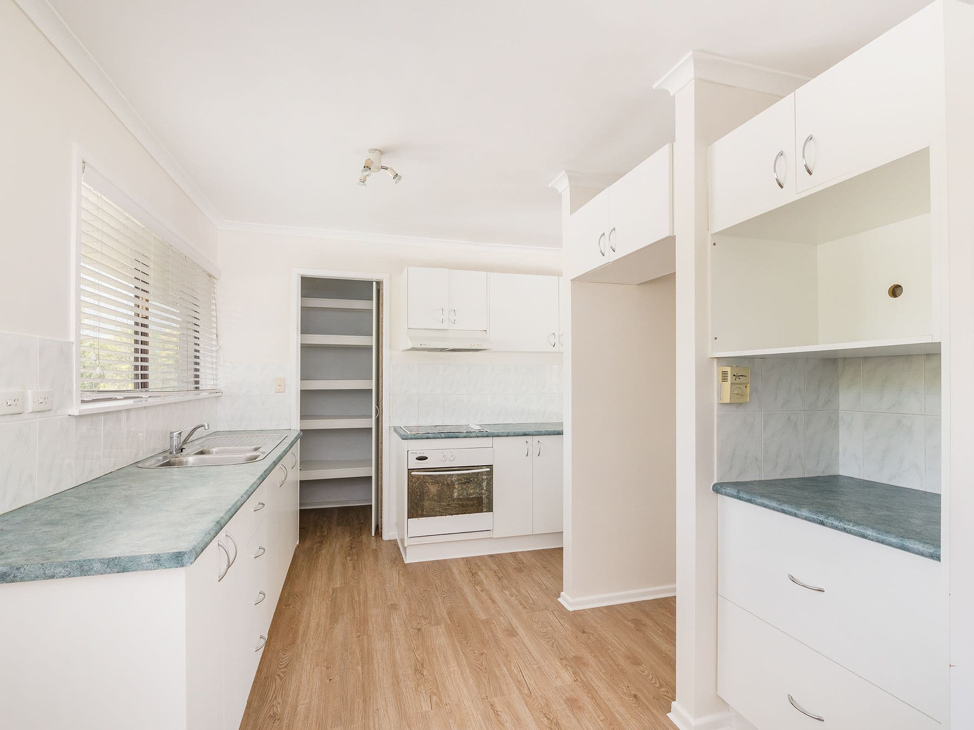 37 Lenore Crescent, Springwood QLD 4127, Springwood - Thumbnail 5