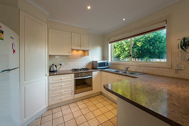 23 Sinclair Road, BAYSWATER VIC 3153, Bayswater - Thumbnail 2