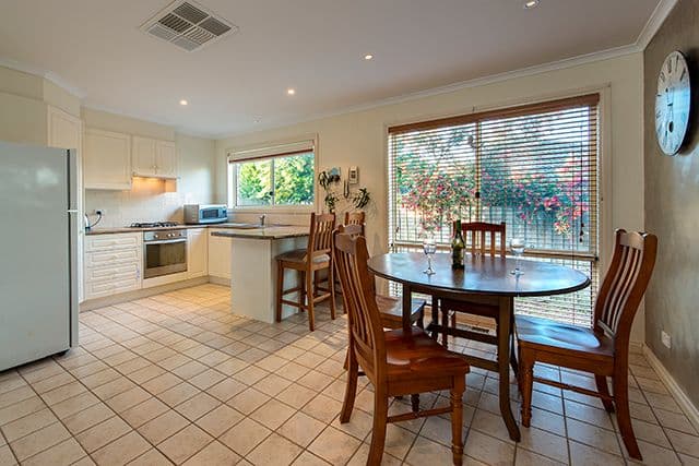 23 Sinclair Road, BAYSWATER VIC 3153, Bayswater - Thumbnail 4