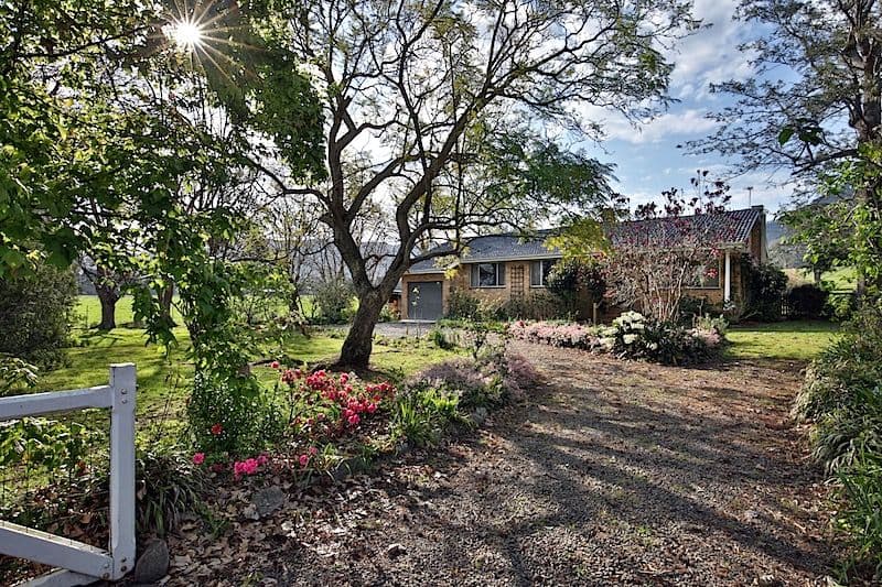 10 Main Road, Cambewarra - Image 1