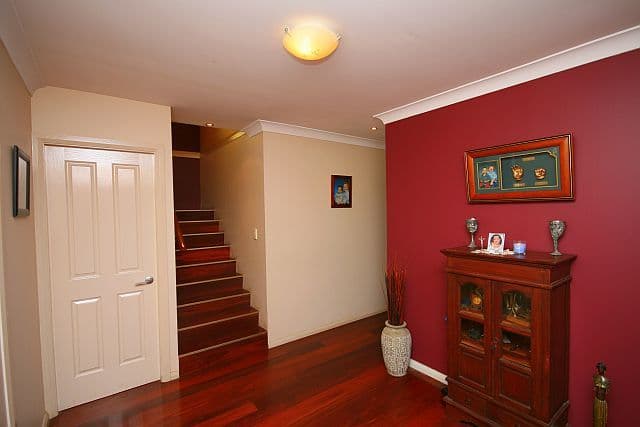 15 Lurnea Avenue, GEORGES HALL NSW 2198, Georges Hall - Thumbnail 2