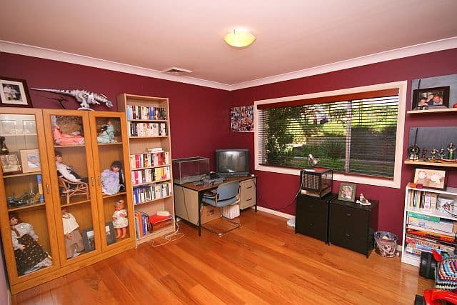 15 Lurnea Avenue, GEORGES HALL NSW 2198, Georges Hall - Thumbnail 3