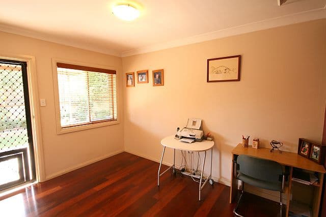 15 Lurnea Avenue, GEORGES HALL NSW 2198, Georges Hall - Thumbnail 4