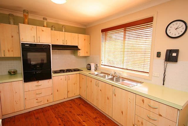 15 Lurnea Avenue, GEORGES HALL NSW 2198, Georges Hall - Thumbnail 6