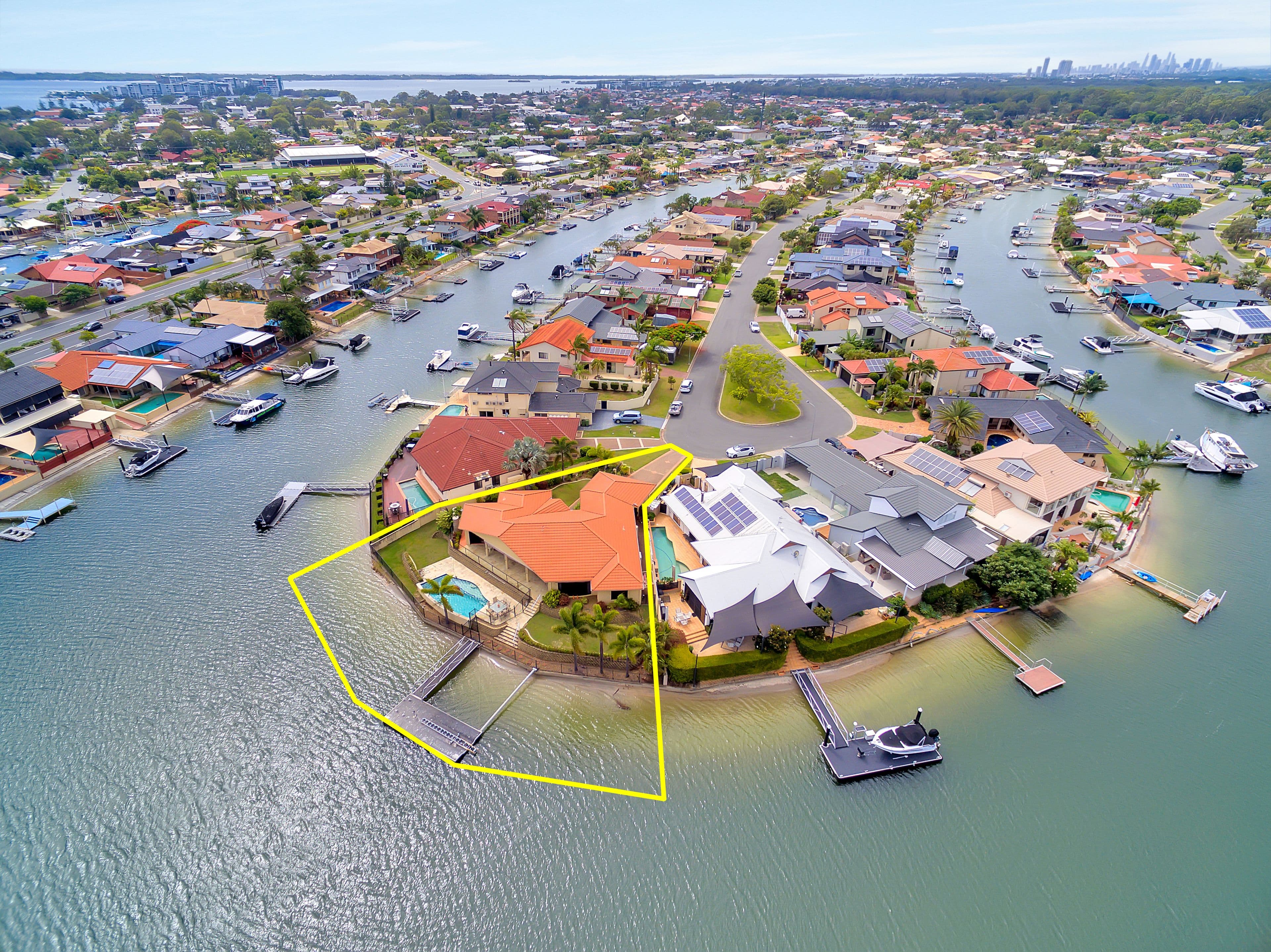 53 Seaspray Street, Paradise Point QLD 4216, Paradise Point - Thumbnail 2