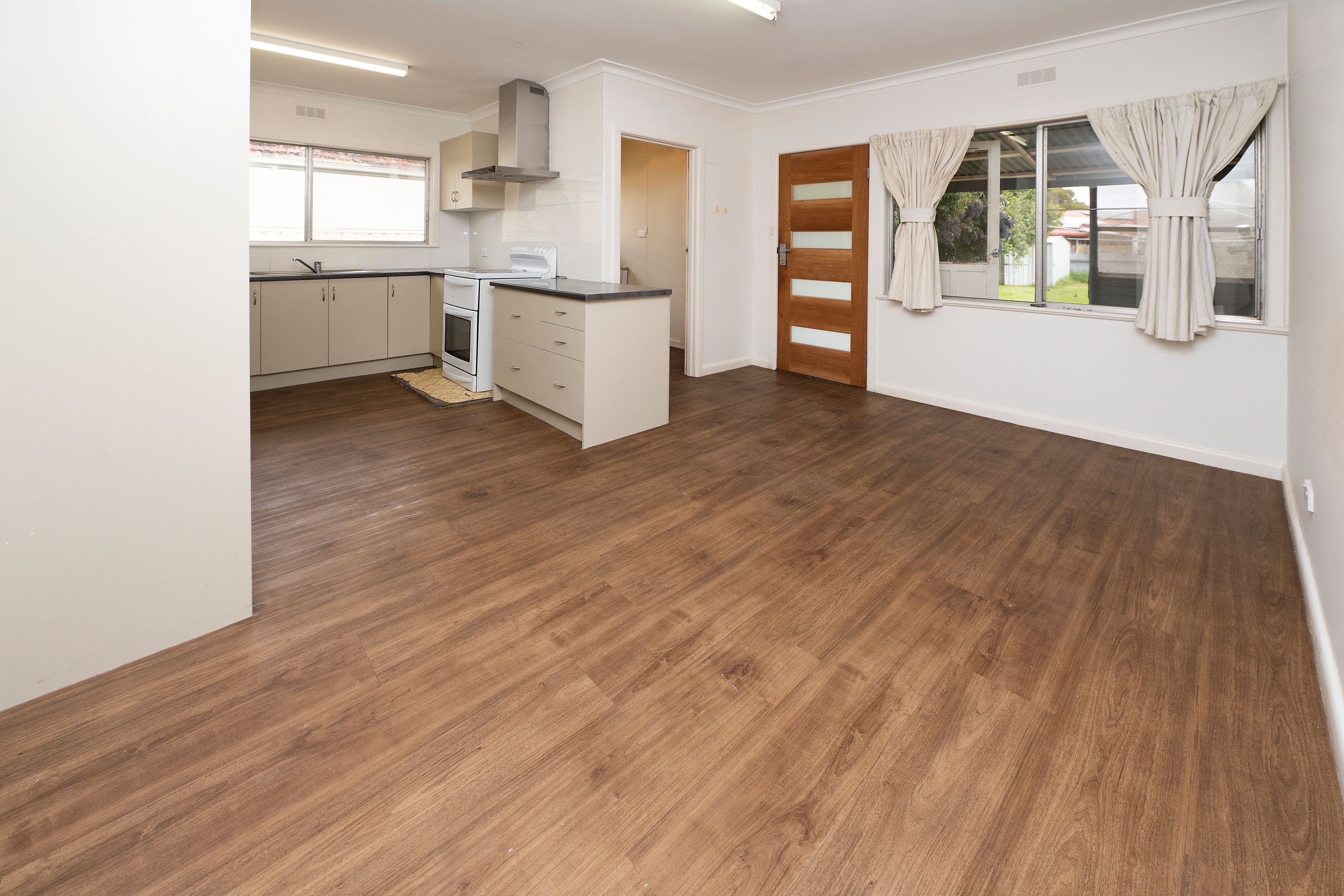 28 Holloway Grove, Swan Hill VIC 3585, Swan Hill - Thumbnail 3