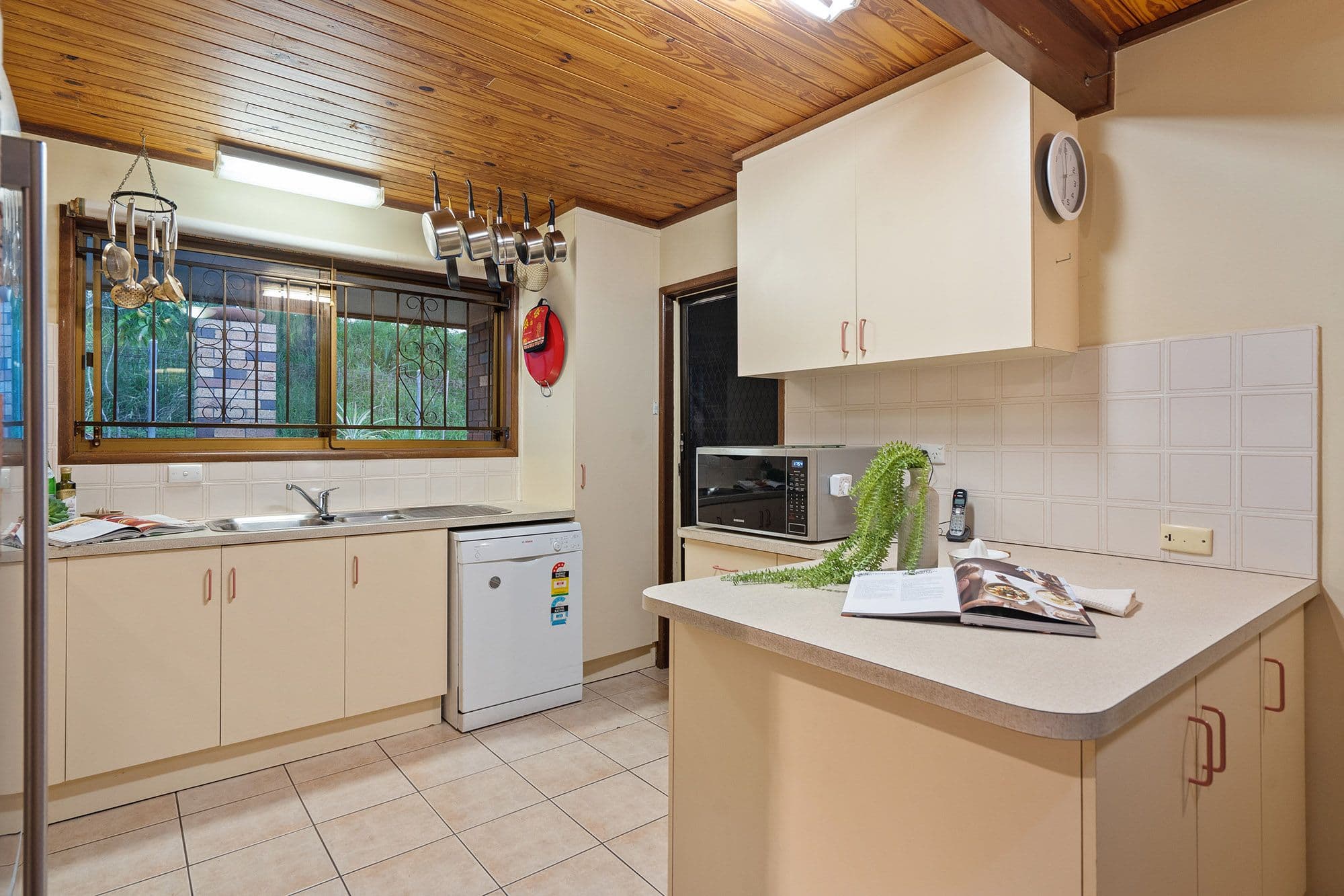 11 Agate Street, Camp Hill QLD 4152, Camp Hill - Thumbnail 8