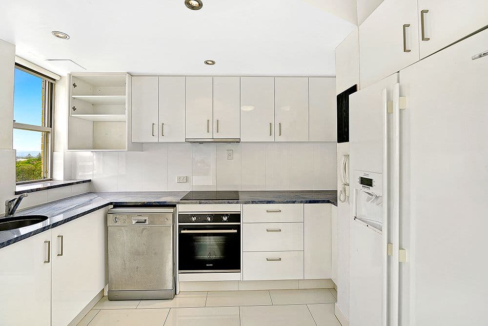 15 Pacific Street, Main Beach QLD 4217, Main Beach - Thumbnail 4