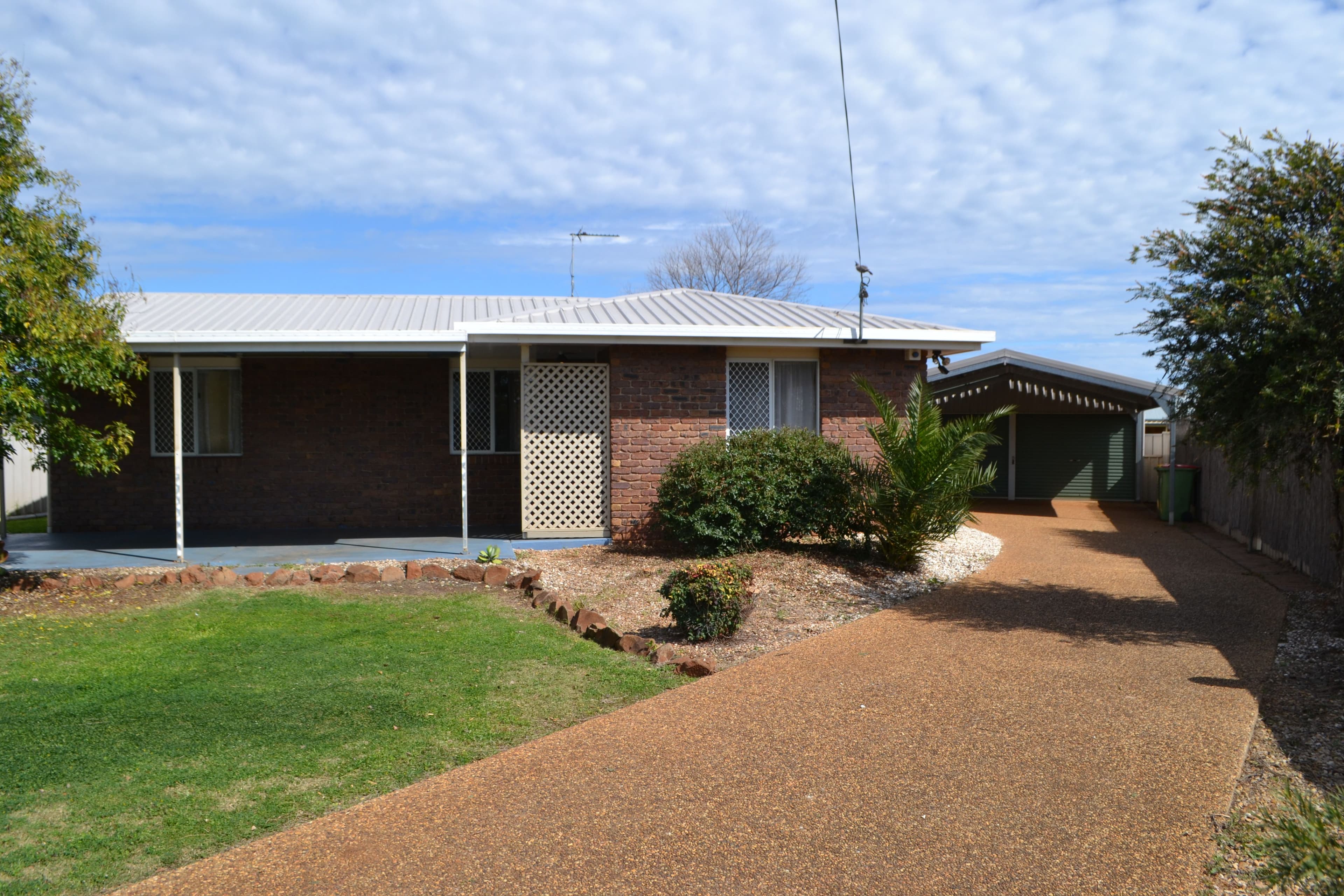 17 Hamlyn Road, Oakey QLD 4401, Oakey - Image 1