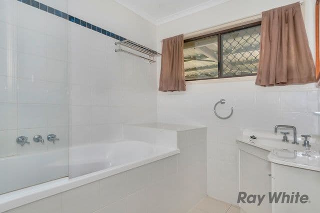32 Glastonbury Drive, Bethania QLD 4205, Bethania - Thumbnail 6