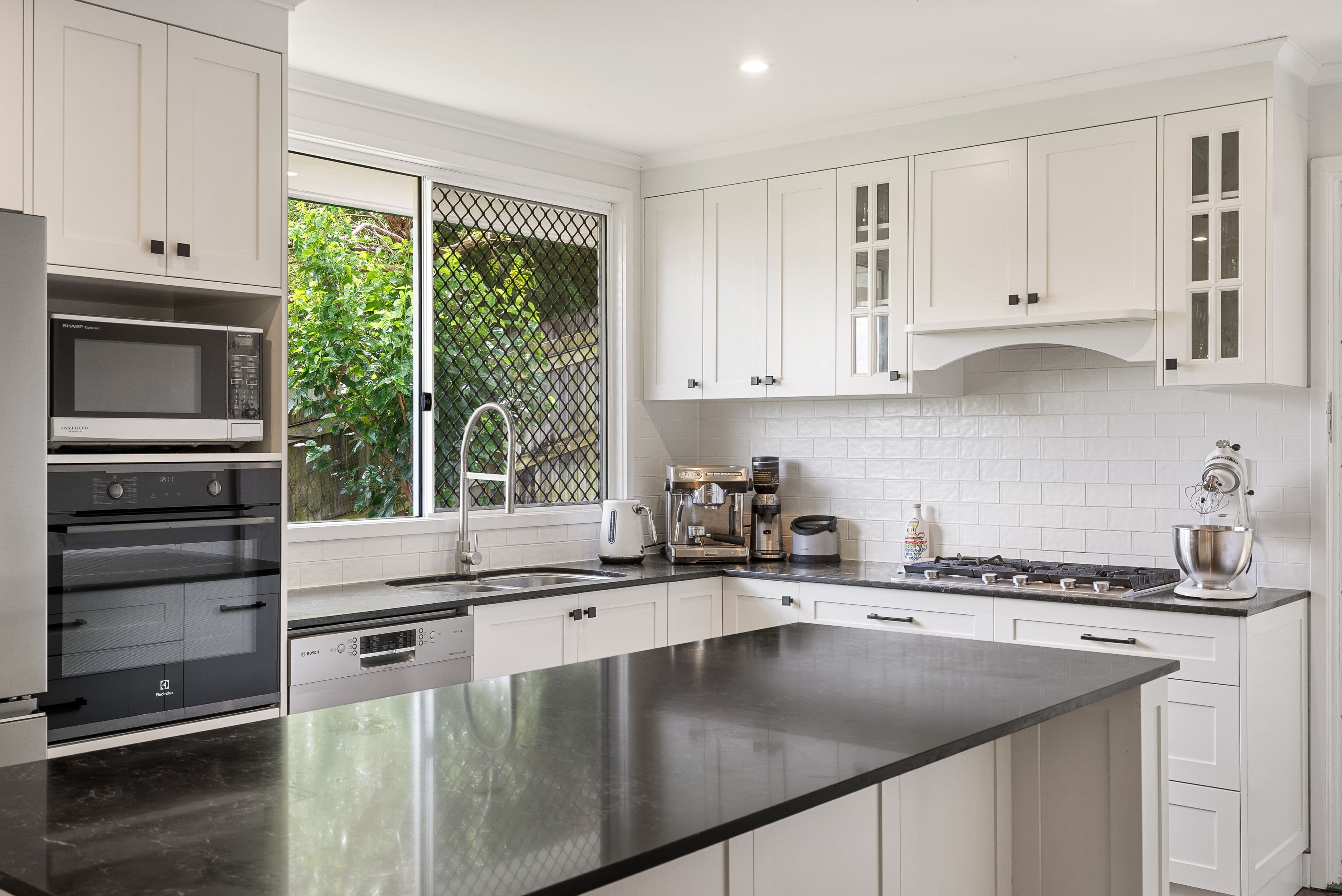 19 Landscape Street, Stafford Heights QLD 4053, Stafford Heights - Thumbnail 7
