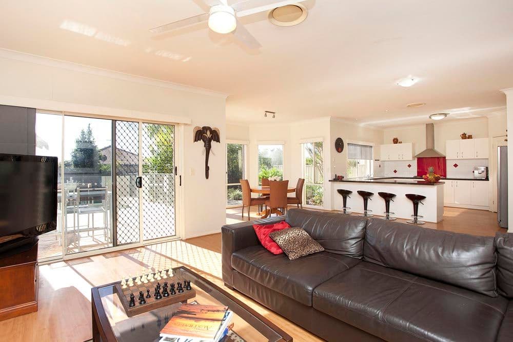 1 Brossard Court, MANSFIELD QLD 4122, Mansfield - Thumbnail 7