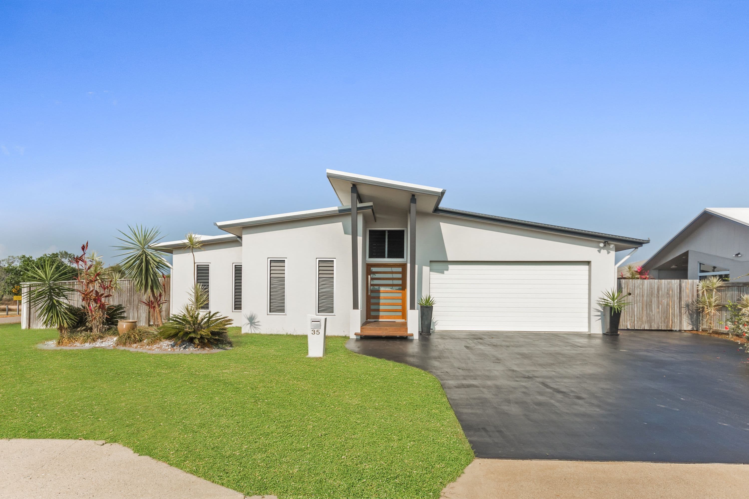 35 Capricorn Drive, Burdell QLD 4818, Burdell - Thumbnail 2