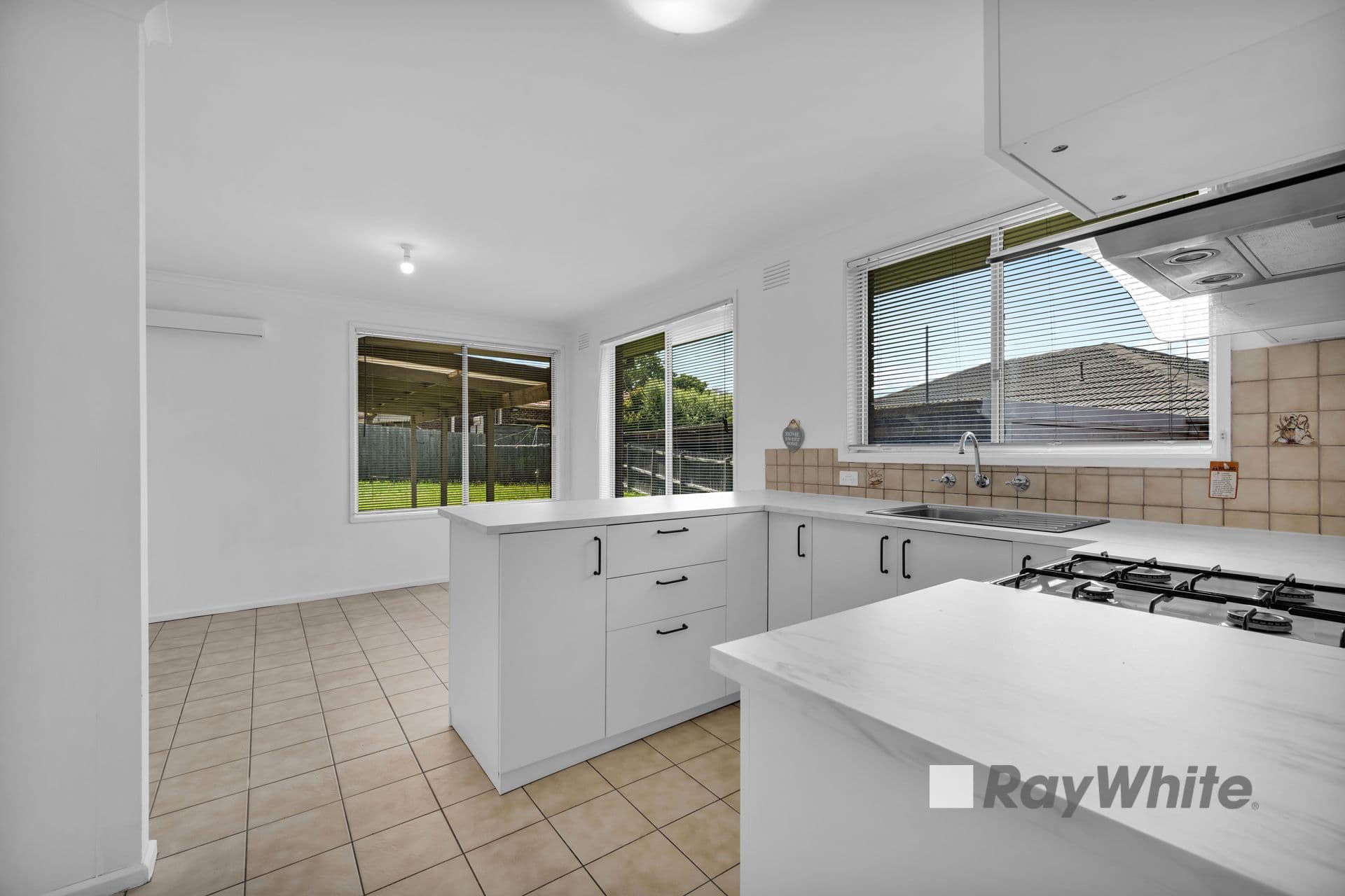 9 Prairie Court, Narre Warren VIC 3805, Narre Warren - Thumbnail 4