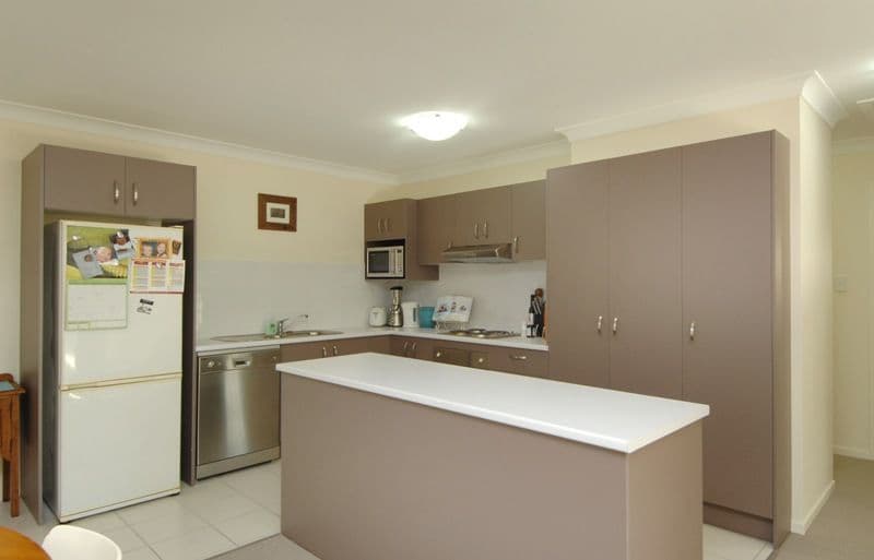 18 Kennington Road, CAMP HILL QLD 4152, Camp Hill - Thumbnail 3