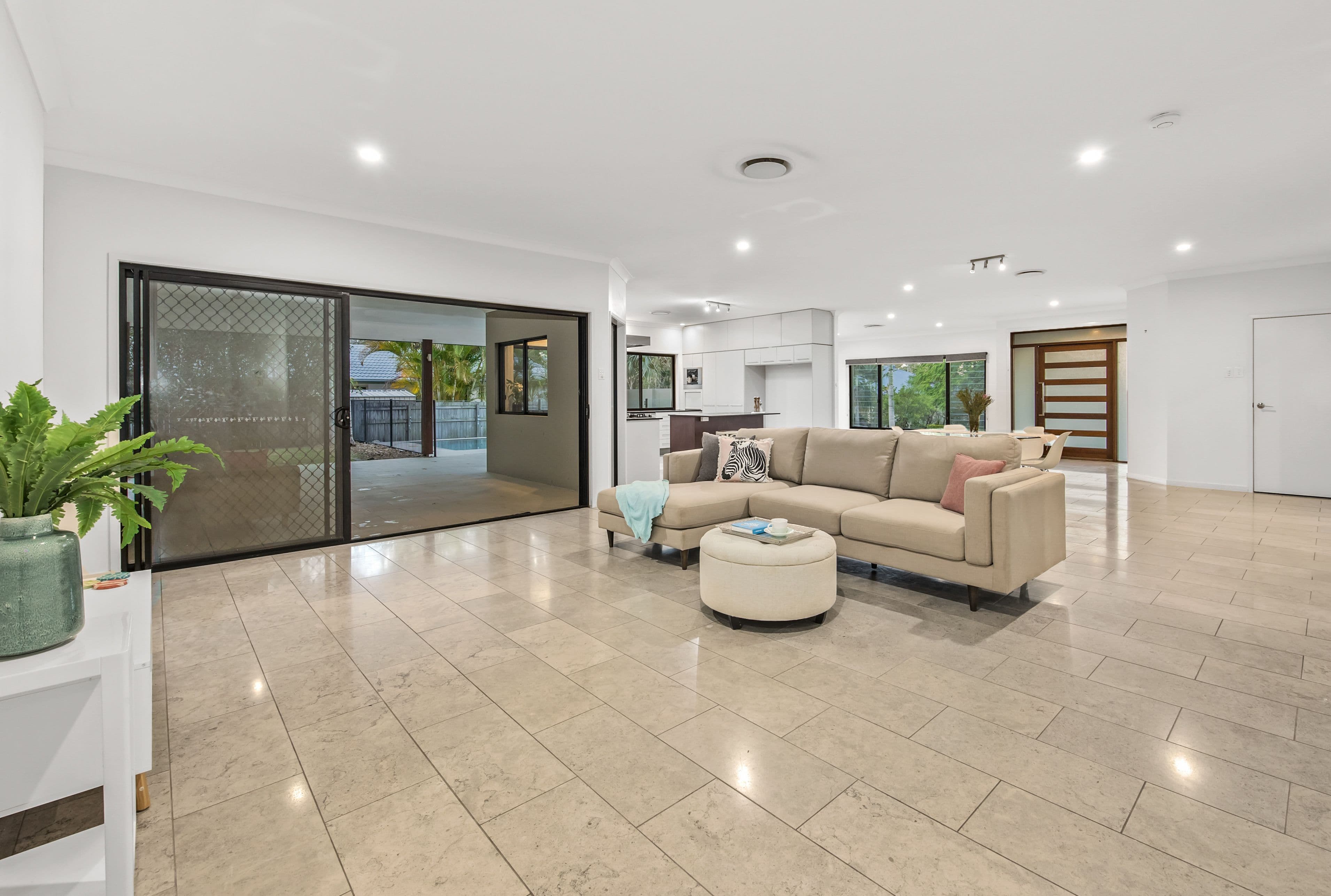 14 Capelily Street, Upper Coomera QLD 4209, Upper Coomera - Thumbnail 7