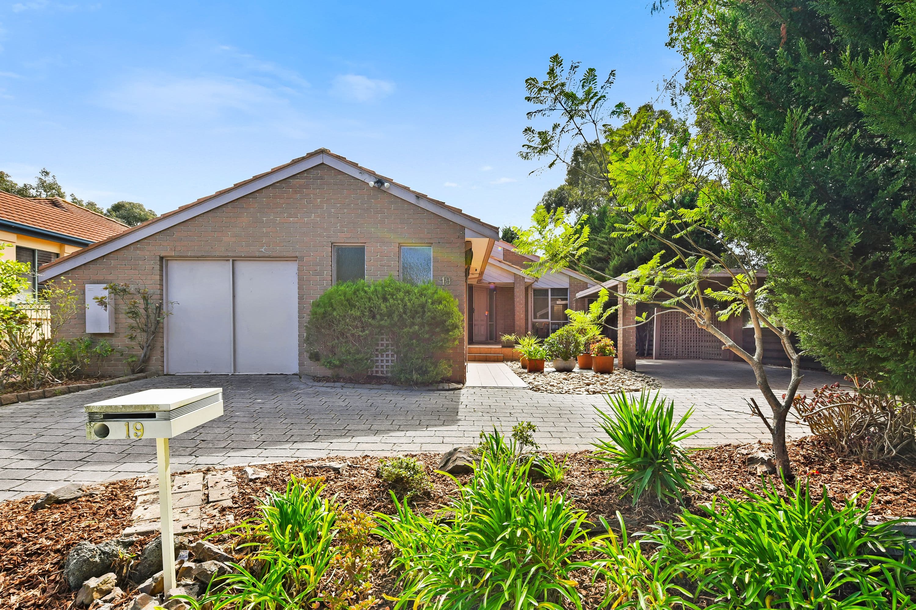 19 Streeton Court, Rowville VIC 3178, Rowville - Thumbnail 2