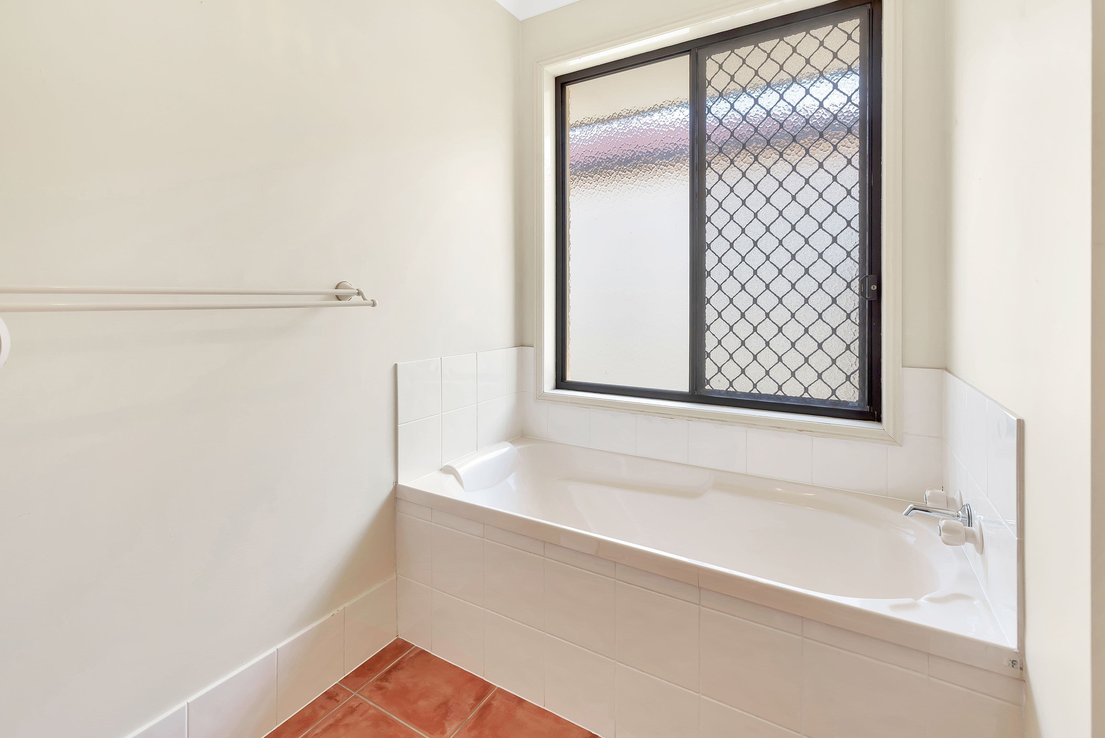 96 Serafina Drive, Helensvale QLD 4212, Helensvale - Thumbnail 8